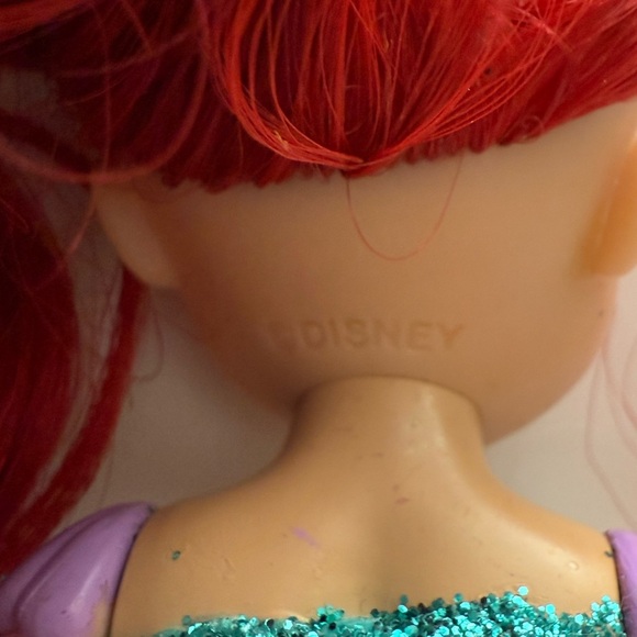 2 Little Mermaid Doll Set with Red Hair (10โ Light up and 6โ Younger model) - Picture 6 of 13